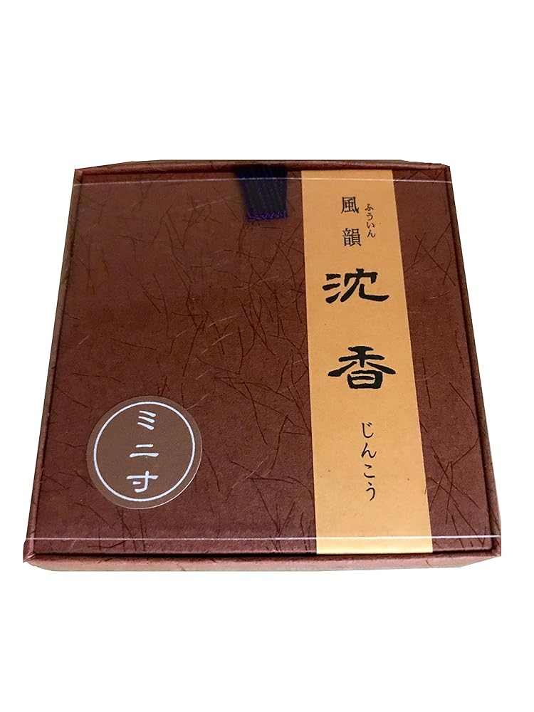 【商品説明】 天然木そのものだけを使用した上品な香りが特徴です。 どことなく漂ってくるような、素朴でほのかな香りをお楽しみ下さいませ。 仏事だけでなく、さりげない香りのおもてなしとしてもご使用いただけ